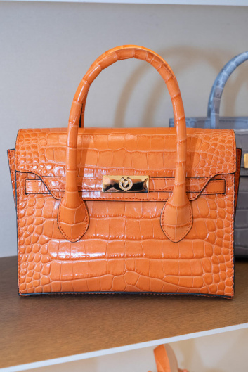 Fotoservizio/SS 2023/WOMEN/PRESENTAZIONE/POLLINI/DP2/19