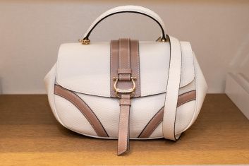 Fotoservizio/SS 2023/WOMEN/PRESENTAZIONE/POLLINI/DP2/26
