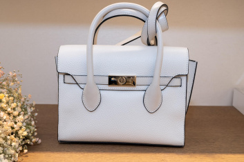 Fotoservizio/SS 2023/WOMEN/PRESENTAZIONE/POLLINI/DP2/30