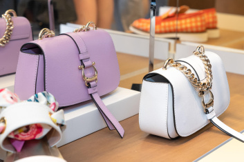 Fotoservizio/SS 2023/WOMEN/PRESENTAZIONE/POLLINI/DP2/35