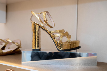 Fotoservizio/SS 2023/WOMEN/PRESENTAZIONE/POLLINI/DP2/40