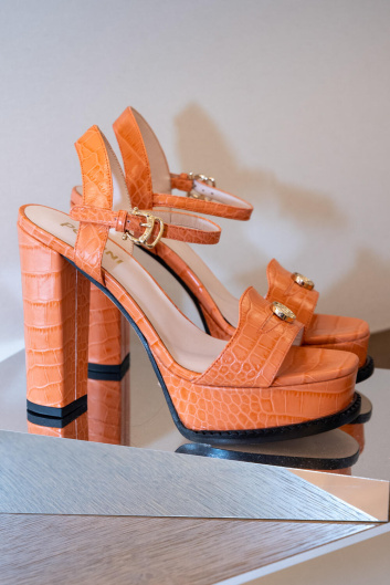 Fotoservizio/SS 2023/WOMEN/PRESENTAZIONE/POLLINI/DP2/49