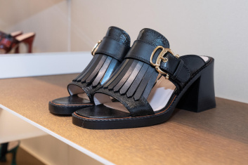 Fotoservizio/SS 2023/WOMEN/PRESENTAZIONE/POLLINI/DP2/55