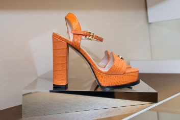 Fotoservizio/SS 2023/WOMEN/PRESENTAZIONE/POLLINI/DP2/51