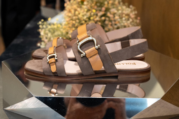 Fotoservizio/SS 2023/WOMEN/PRESENTAZIONE/POLLINI/DP2/63