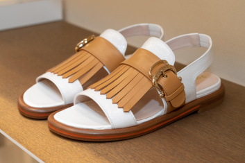 Fotoservizio/SS 2023/WOMEN/PRESENTAZIONE/POLLINI/DP2/71