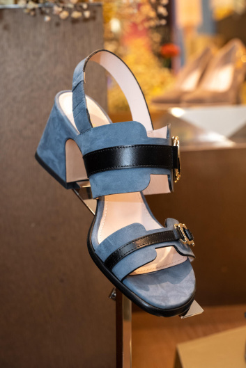 Fotoservizio/SS 2023/WOMEN/PRESENTAZIONE/POLLINI/DP2/74
