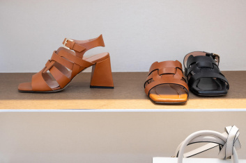Fotoservizio/SS 2023/WOMEN/PRESENTAZIONE/POLLINI/DP2/82