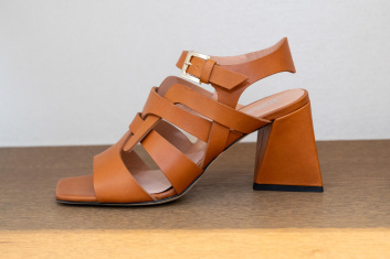 Fotoservizio/SS 2023/WOMEN/PRESENTAZIONE/POLLINI/DP2/83