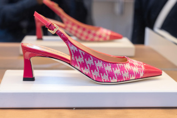 Fotoservizio/SS 2023/WOMEN/PRESENTAZIONE/POLLINI/DP2/97