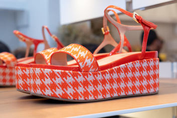 Fotoservizio/SS 2023/WOMEN/PRESENTAZIONE/POLLINI/DP2/105