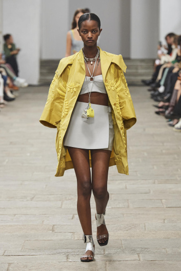 Fotoservizio/SS 2023/WOMEN/SFILATA/ERMANNO SCERVINO/DP2/3