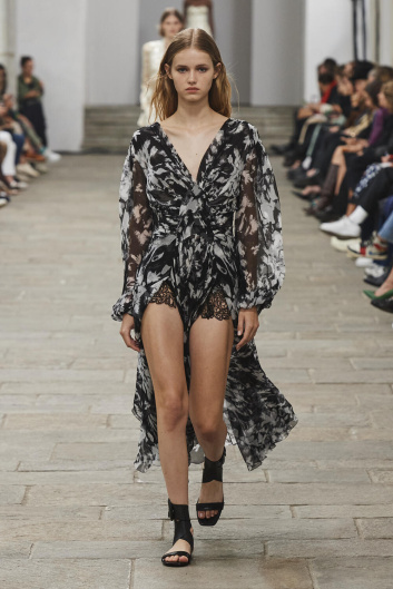 Fotoservizio/SS 2023/WOMEN/SFILATA/ERMANNO SCERVINO/DP2/34
