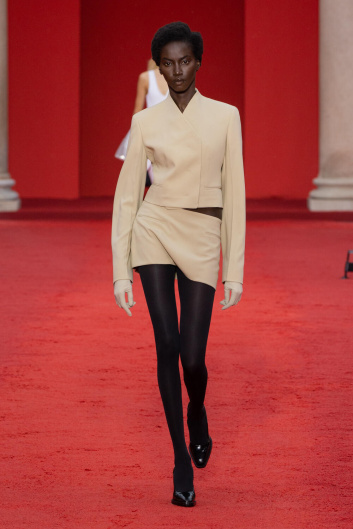 Fotoservizio/SS 2023/WOMEN/SFILATA/SALVATORE FERRAGAMO/DP2/2