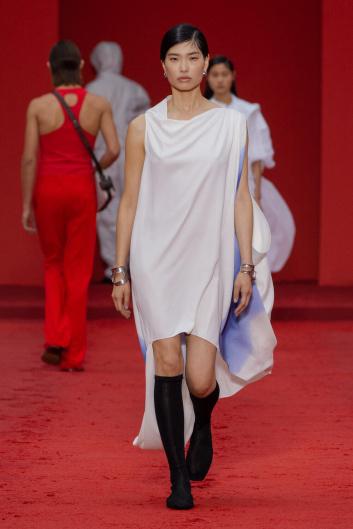 Fotoservizio/SS 2023/WOMEN/SFILATA/SALVATORE FERRAGAMO/DP2/18