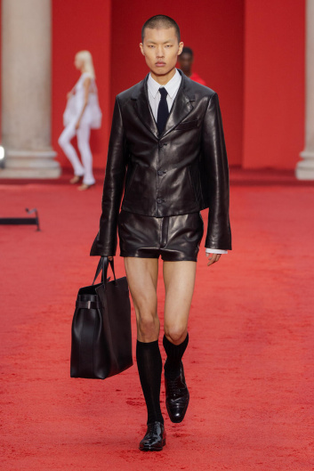Fotoservizio/SS 2023/WOMEN/SFILATA/SALVATORE FERRAGAMO/DP2/9
