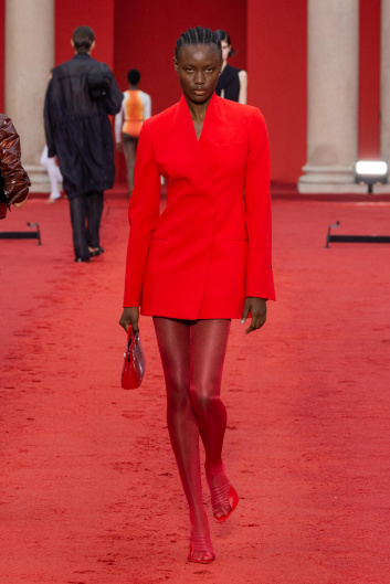 Fotoservizio/SS 2023/WOMEN/SFILATA/SALVATORE FERRAGAMO/DP2/24