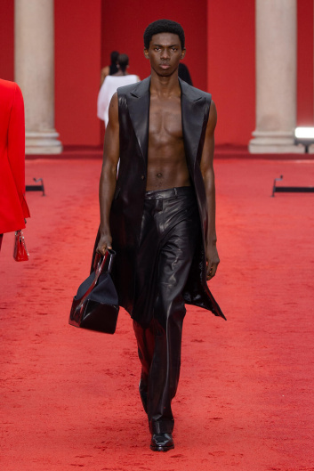 Fotoservizio/SS 2023/WOMEN/SFILATA/SALVATORE FERRAGAMO/DP2/35