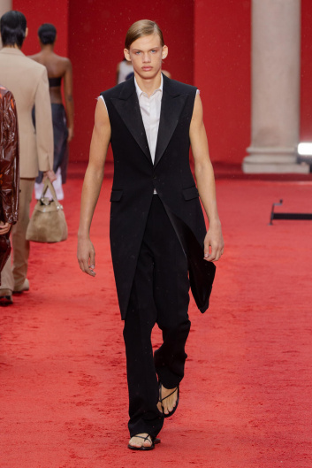 Fotoservizio/SS 2023/WOMEN/SFILATA/SALVATORE FERRAGAMO/DP2/56