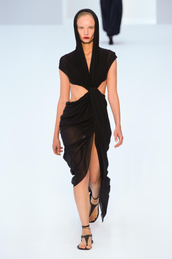 Fotoservizio/SS 2023/WOMEN/SFILATA/PHILOSOPHY DI LORENZO SERAFINI/DP2/8