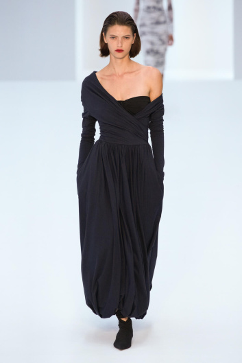 Fotoservizio/SS 2023/WOMEN/SFILATA/PHILOSOPHY DI LORENZO SERAFINI/DP2/9