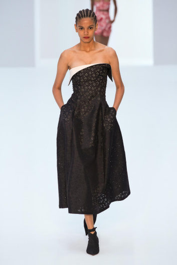Fotoservizio/SS 2023/WOMEN/SFILATA/PHILOSOPHY DI LORENZO SERAFINI/DP2/1