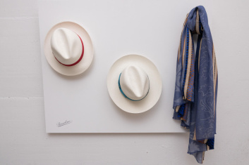 Fotoservizio/SS 2023/WOMEN/PRESENTAZIONE/BORSALINO/DP2/3
