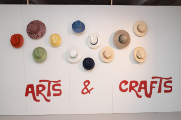 Fotoservizio/SS 2023/WOMEN/PRESENTAZIONE/BORSALINO/DP2/6