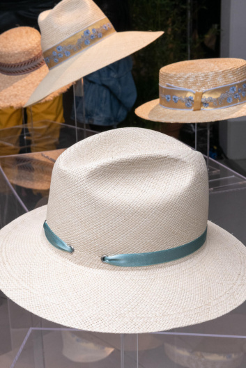 Fotoservizio/SS 2023/WOMEN/PRESENTAZIONE/BORSALINO/DP2/14