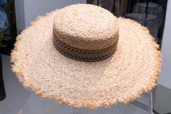 Fotoservizio/SS 2023/WOMEN/PRESENTAZIONE/BORSALINO/DP2/15