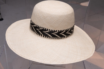 Fotoservizio/SS 2023/WOMEN/PRESENTAZIONE/BORSALINO/DP2/16
