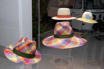 Fotoservizio/SS 2023/WOMEN/PRESENTAZIONE/BORSALINO/DP2/10