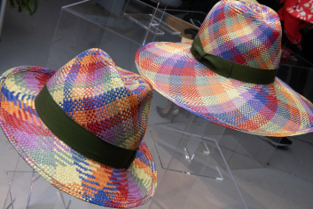 Fotoservizio/SS 2023/WOMEN/PRESENTAZIONE/BORSALINO/DP2/18
