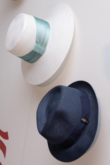 Fotoservizio/SS 2023/WOMEN/PRESENTAZIONE/BORSALINO/DP2/35