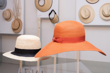 Fotoservizio/SS 2023/WOMEN/PRESENTAZIONE/BORSALINO/DP2/37