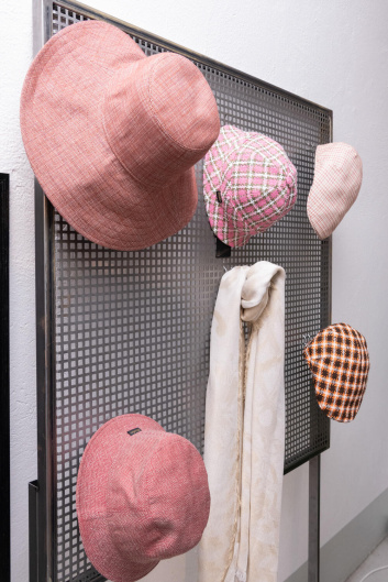 Fotoservizio/SS 2023/WOMEN/PRESENTAZIONE/BORSALINO/DP2/53