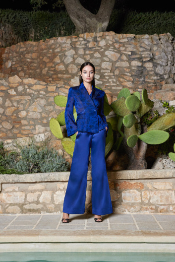 Fotoservizio/SS 2023/WOMEN/PRESENTAZIONE/RAMZEN/DP2/2