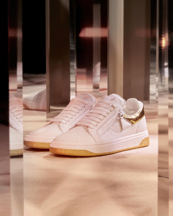 Fotoservizio/SS 2023/WOMEN/PRESENTAZIONE/GIUSEPPE ZANOTTI/DP2/2