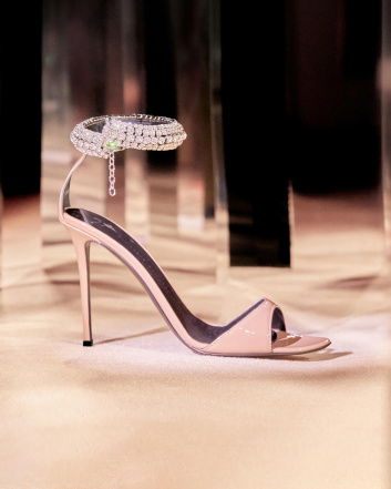 Fotoservizio/SS 2023/WOMEN/PRESENTAZIONE/GIUSEPPE ZANOTTI/DP2/8
