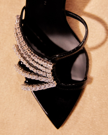 Fotoservizio/SS 2023/WOMEN/PRESENTAZIONE/GIUSEPPE ZANOTTI/DP2/5