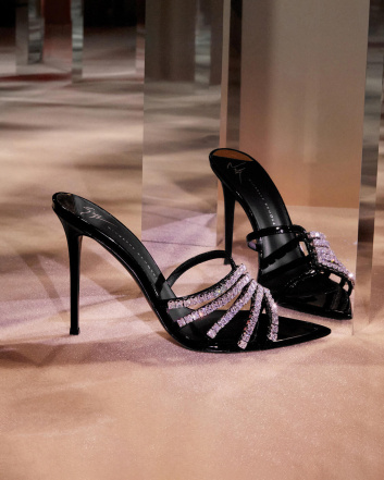 Fotoservizio/SS 2023/WOMEN/PRESENTAZIONE/GIUSEPPE ZANOTTI/DP2/6