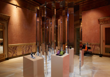 Fotoservizio/SS 2023/WOMEN/PRESENTAZIONE/GIUSEPPE ZANOTTI/DP2/16