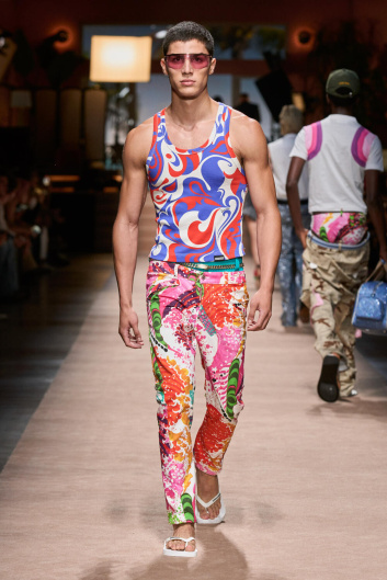 Fotoservizio/SS 2024/MEN/SFILATA/DSQUARED2/DP2/24