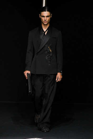 Fotoservizio/SS 2024/MEN/SFILATA/EMPORIO ARMANI/DP2/0