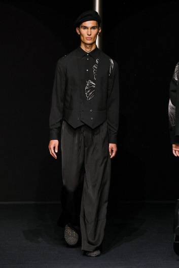 Fotoservizio/SS 2024/MEN/SFILATA/EMPORIO ARMANI/DP2/0