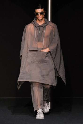 Fotoservizio/SS 2024/MEN/SFILATA/EMPORIO ARMANI/DP2/8