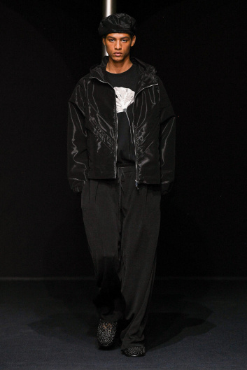 Fotoservizio/SS 2024/MEN/SFILATA/EMPORIO ARMANI/DP2/2