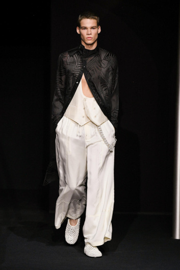 Fotoservizio/SS 2024/MEN/SFILATA/EMPORIO ARMANI/DP2/2