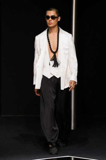 Fotoservizio/SS 2024/MEN/SFILATA/EMPORIO ARMANI/DP2/3