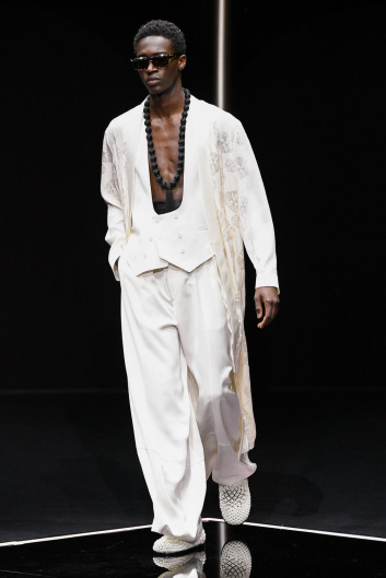 Fotoservizio/SS 2024/MEN/SFILATA/EMPORIO ARMANI/DP2/1